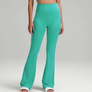 Lululemon Groove Super-High-Rise Flared Pant Nulu in Kelly Green